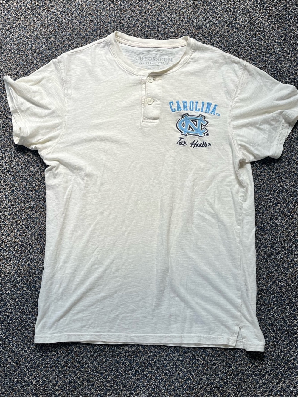 Colosseum White Carolina Tar Heels Short-Sleeve Henley